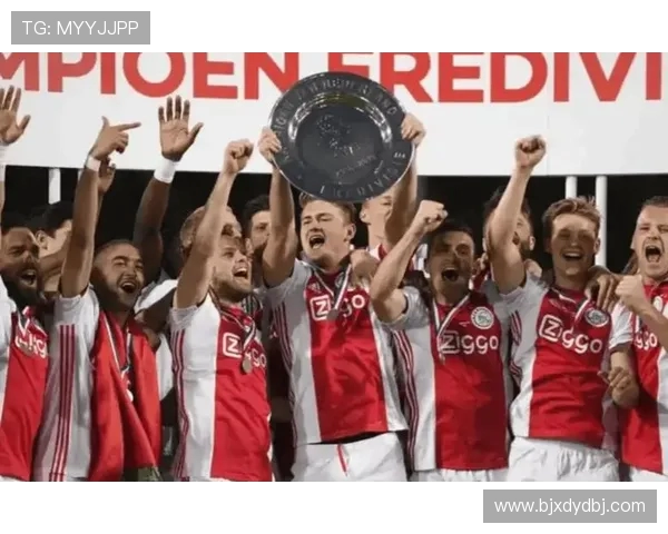 里尔与阿贾克斯激战正酣比分揭晓精彩瞬间回顾